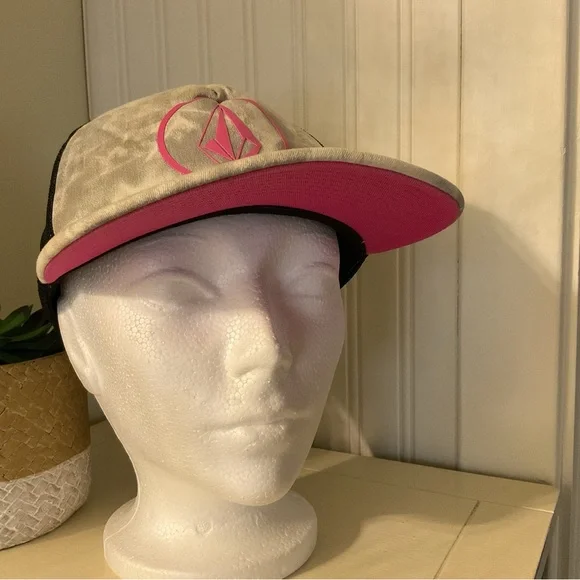 Volcom♥️women’s cap - Picture 2 of 7